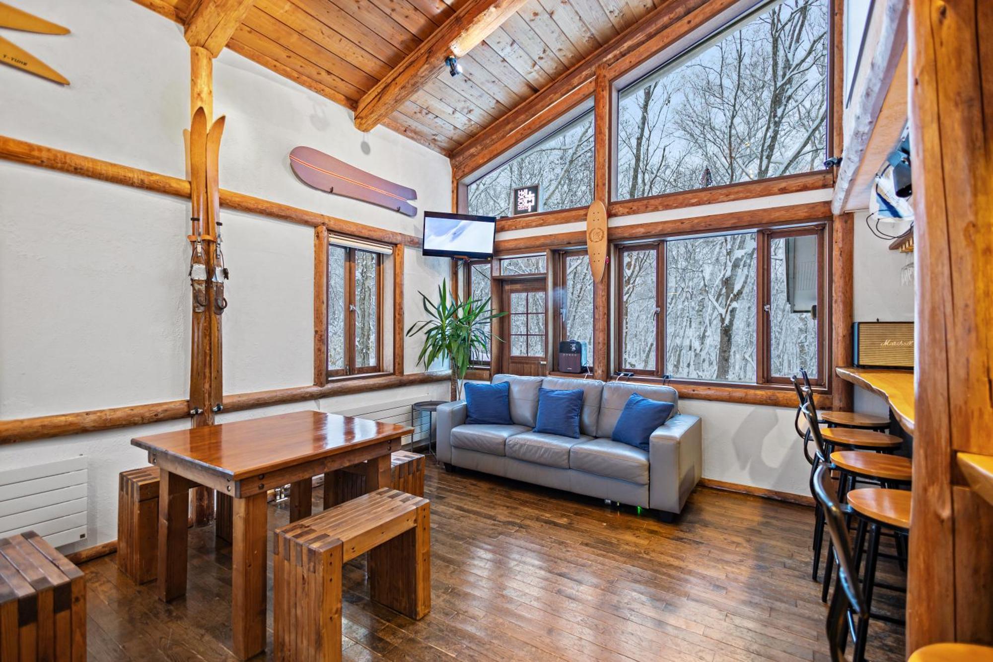 401 Annupuri Lodge *